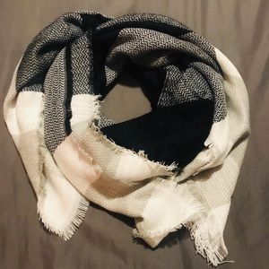 Chunky plaid scarf